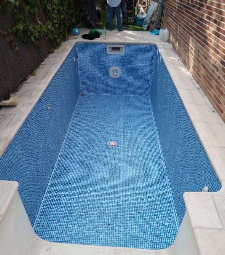 Diseño y construcción de piscinas privadas