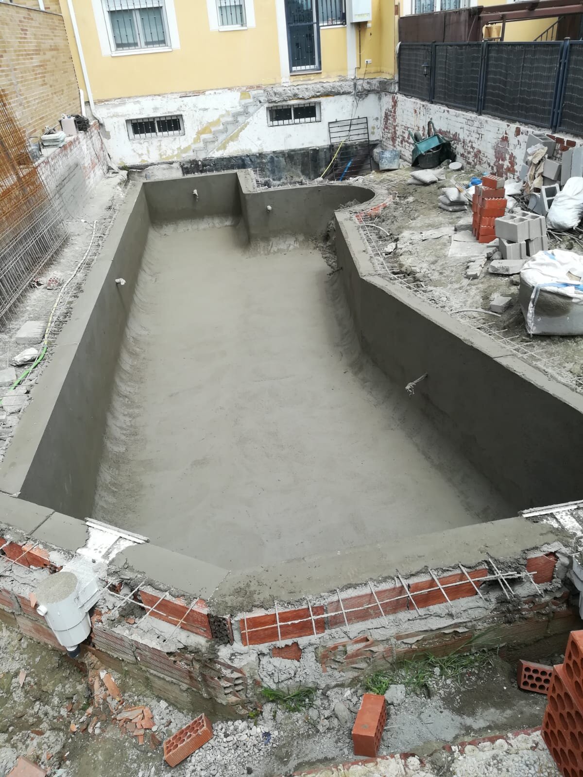 CONSTRUCCION DE PISCINA NUEVA ( ANTES )