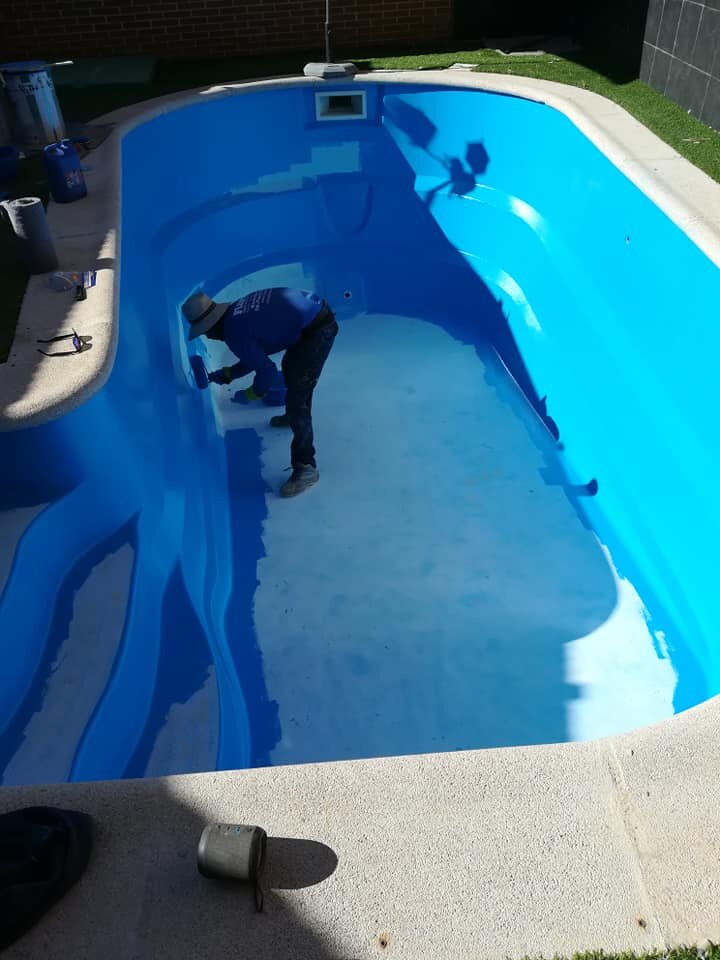 PISCINA DE POLIESTER ( ANTES PINTADA AZUL PISCINA )