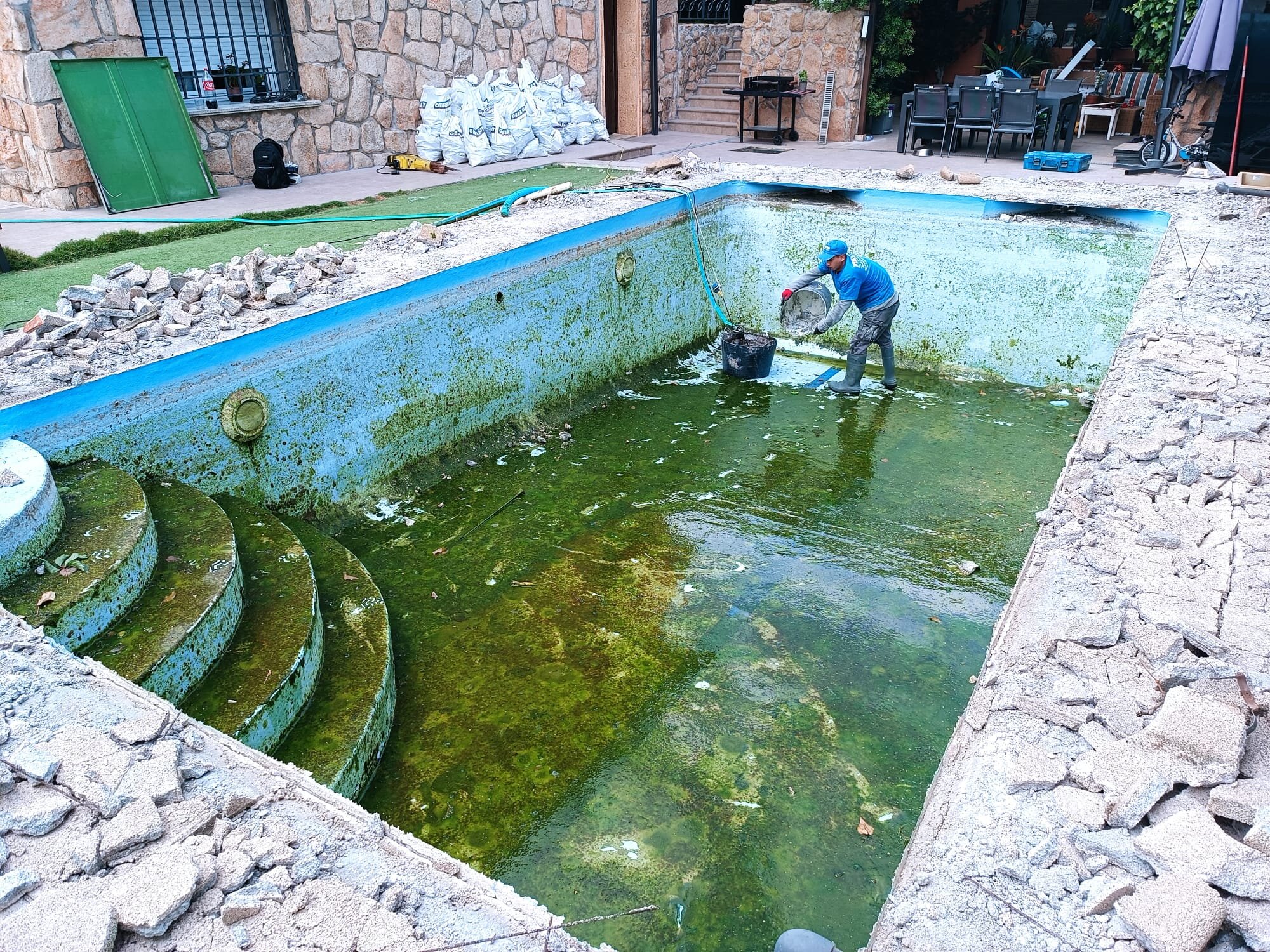 Rehabilitación integral de piscina, revestida en lámina de pvc 01