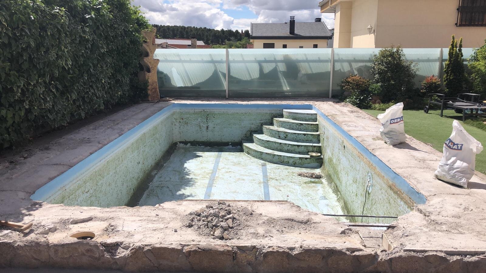 Rehabilitación integral de piscina, revestida en lámina de pvc 02