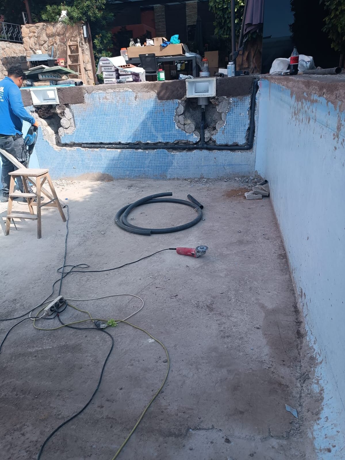 Rehabilitación integral de piscina, revestida en lámina de pvc 03